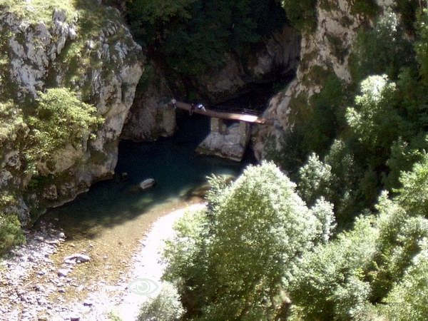 Puente en mitad de la ruta