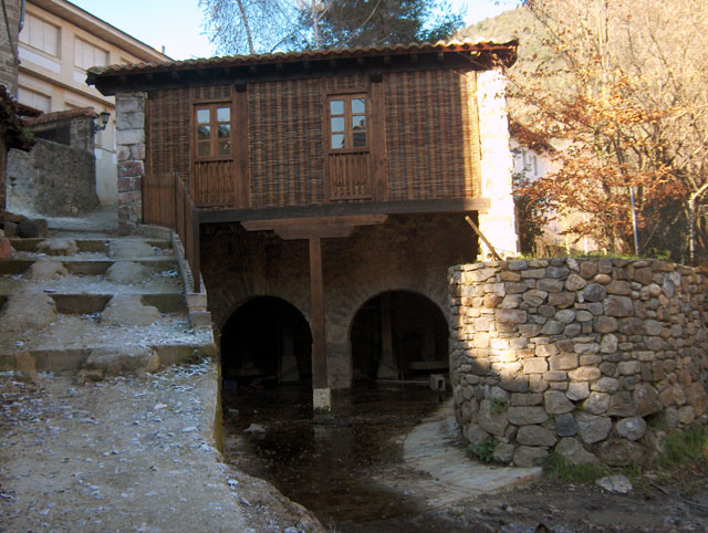 Molino que esta debajo del ayuntamiento de potes