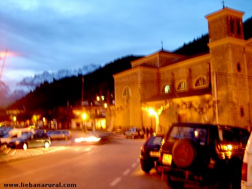 La iglesia de noche