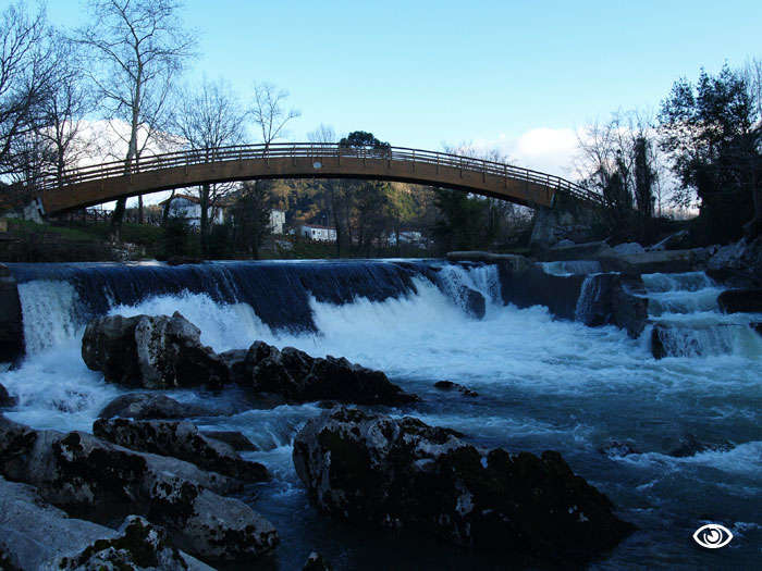 Puente y cascada en Puente viesgo