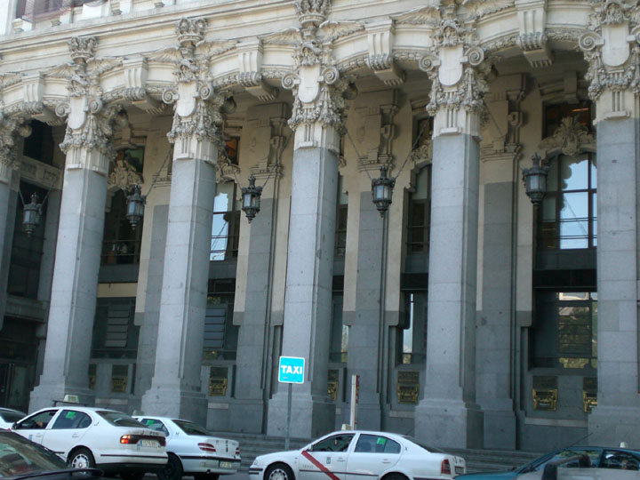 Palacio de Comunicaciones. Plaza Cibeles. Madrid 20070810 (3)