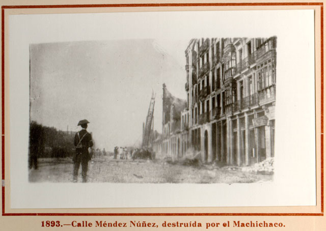1893 - Calle Mendez Nuñez tras explosión Cabo Machichaco.jpg