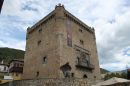 Canónico expone su obra escultórica en la Torre del Infantado de Potes